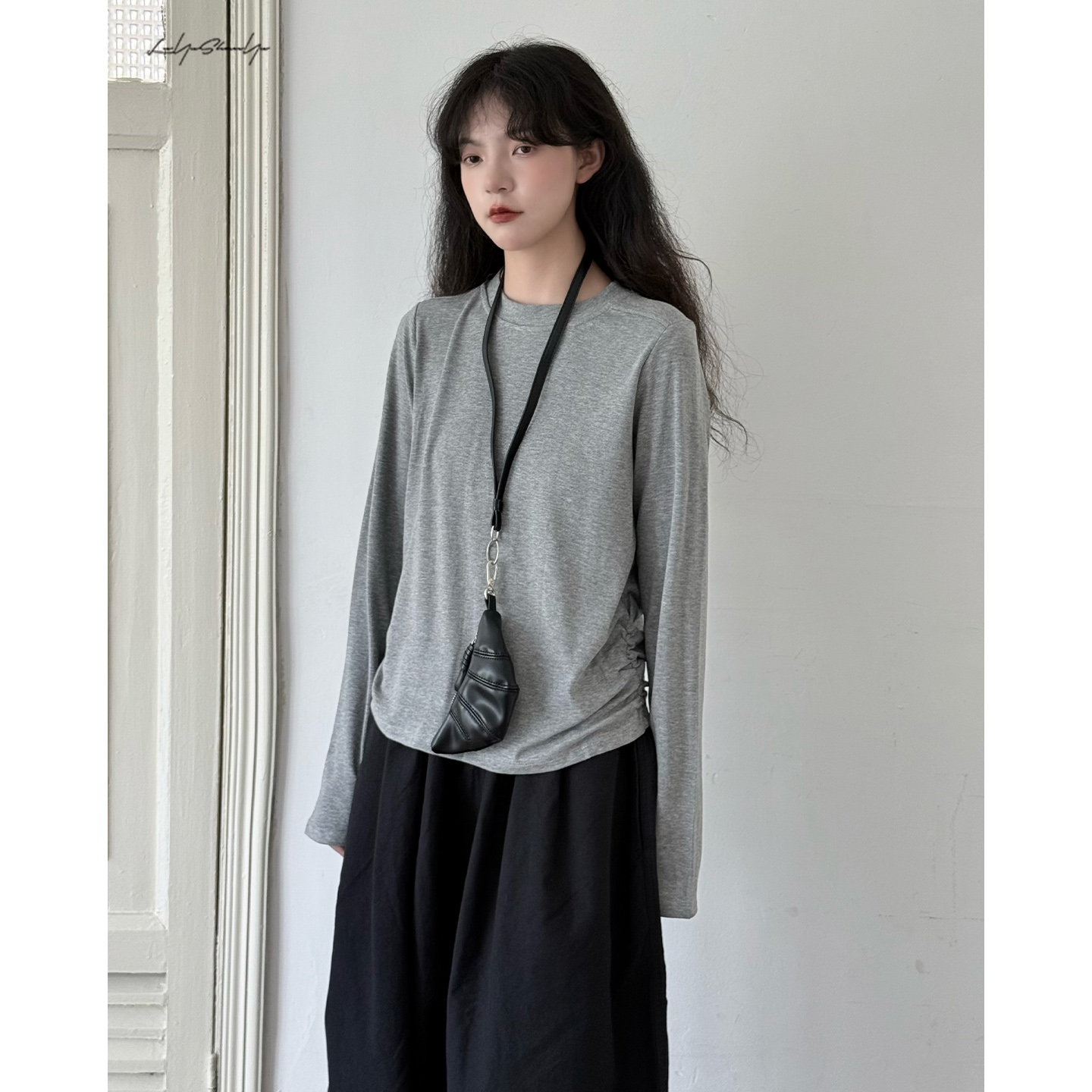 两侧收褶显瘦打底内搭T恤