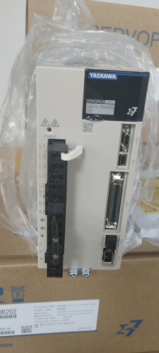 全新安川1kw伺服驱动器SGD7S-7R6A00B202当天可发货