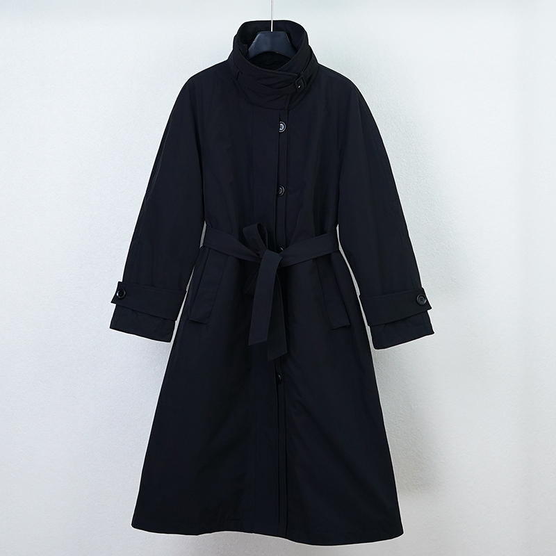 黑色立领中长款羽绒服