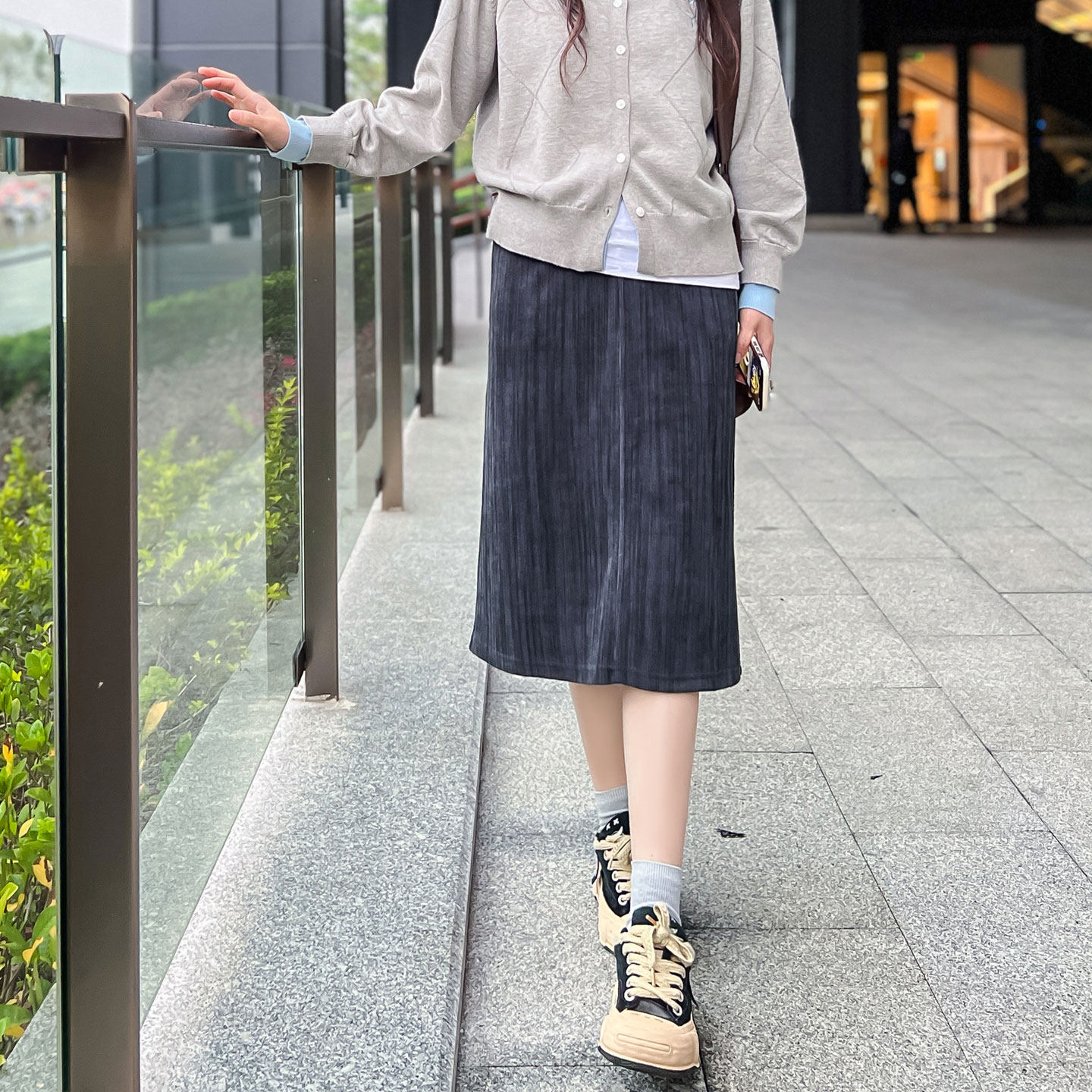 休闲半身裙春秋女中长款有口袋宽松大码显瘦百搭一步裙高腰直筒裙