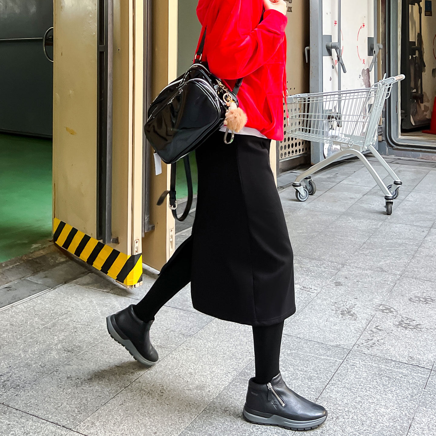 黑色加绒半身裙女秋冬中长款高腰开叉宽松显瘦百搭松紧腰直筒裙子