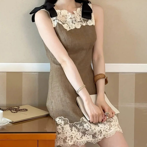 夏季蕾丝拼接无袖背心连衣裙女法式修身纯欲风收腰包臀裙子 P0646
