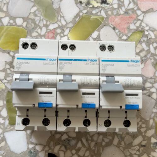 议价海格AD 62OM 2P C2OA电磁式漏电保护器。功能正常维修