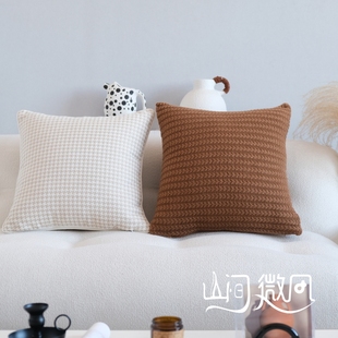 米色千鸟格抱枕ins现代简约沙发靠垫ins靠枕奶油色咖色针织靠包