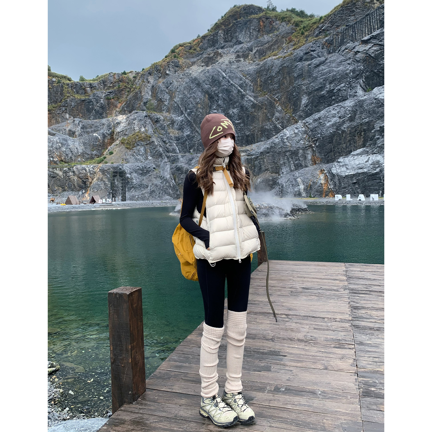 黄色排骨羽绒马甲女2025新款简约小个子宽松90白鸭绒背心外套百搭