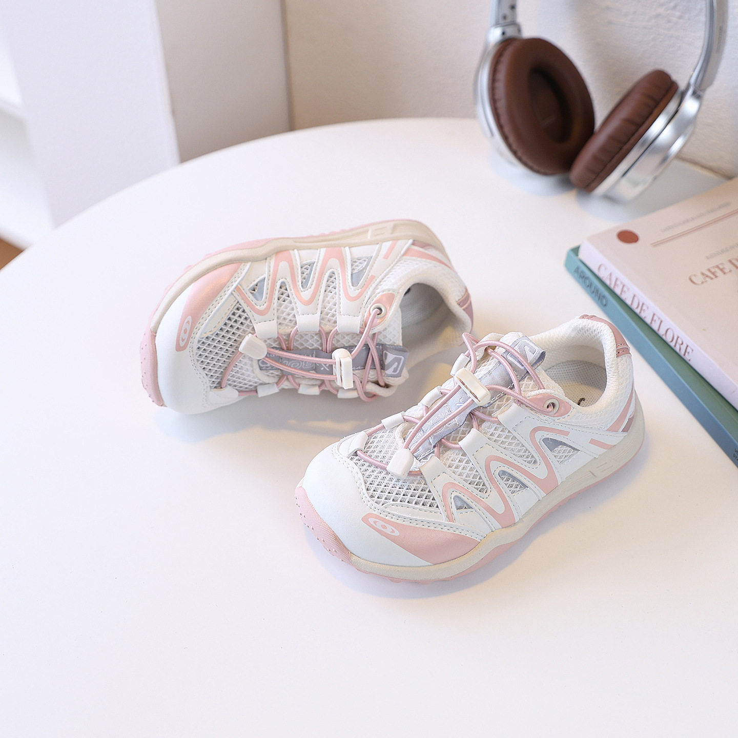 儿童透气网面运动鞋2026春秋新款时尚女童百搭休闲鞋男童鞋子软底