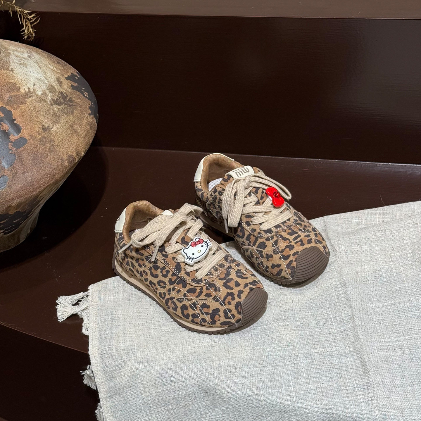 儿童豹纹阿甘鞋2026春秋新款女童洋气中小童休闲鞋女孩时尚运动鞋