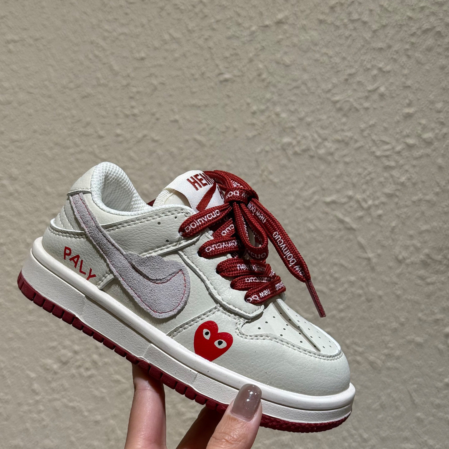 2026春季新款儿童爱心板鞋女童红色字母鞋带软底休闲鞋男童运动鞋