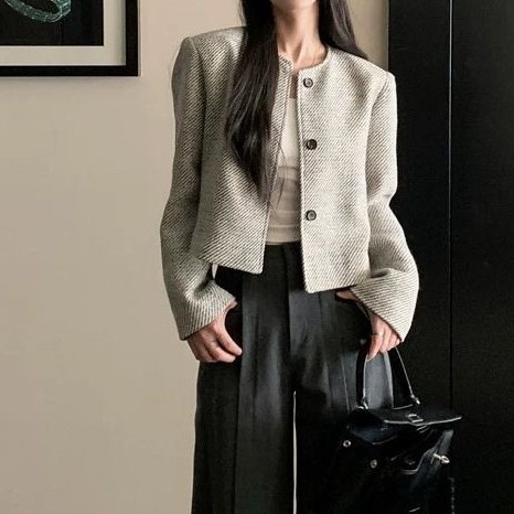 春秋新款复古圆领单排扣上衣女条纹宽松小香风外套女年轻简约时尚