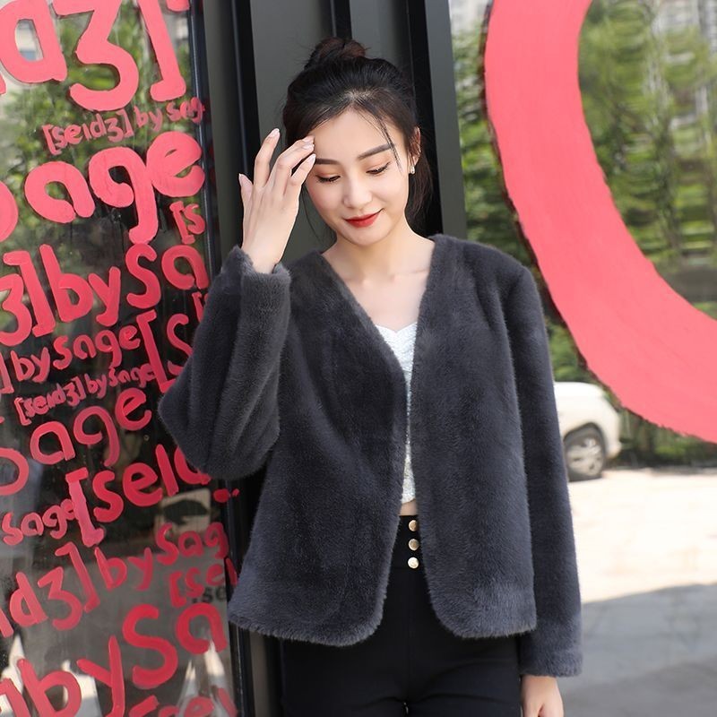 仿水貂绒V领外套女秋冬2025新款软糯慵懒宽松加厚短款上衣