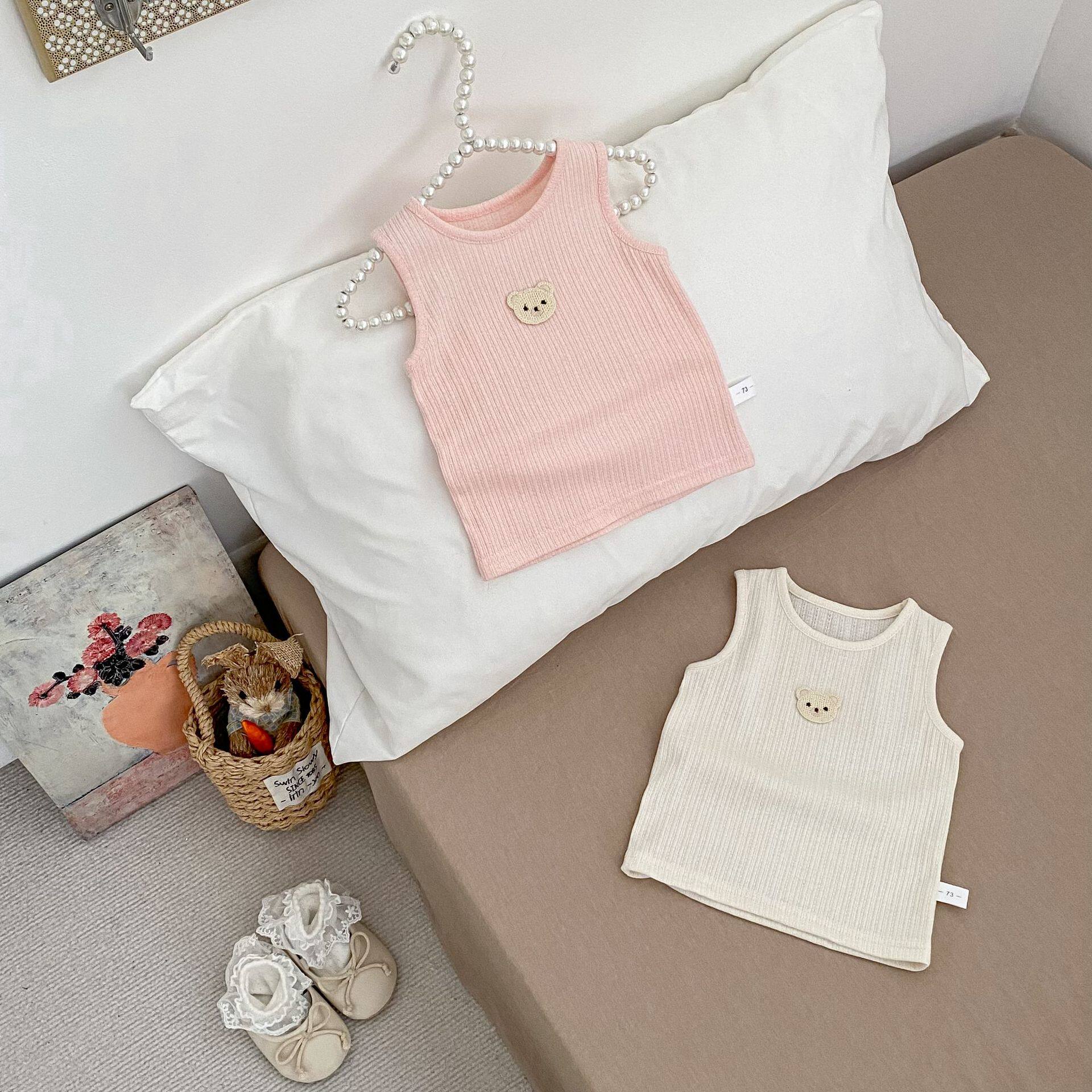 咸蛋家2026新款女童夏季透气背心可爱小熊刺绣无袖内搭女宝宝薄款