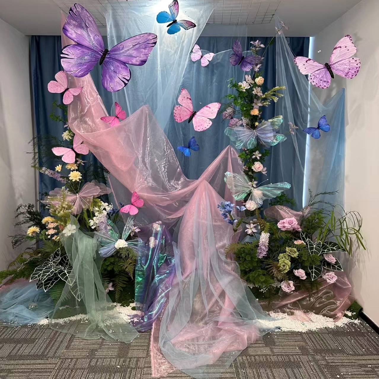 新款纯色仿真蝴蝶立体装饰春季美陈商场中空吊挂酒吧4S店棚顶吊饰