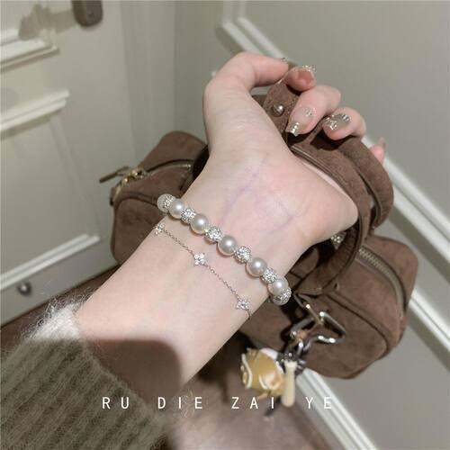 如蝶在野 奶芙芭蕾~曼塔满天星手链轻奢高级感叠戴四叶草锆石手链