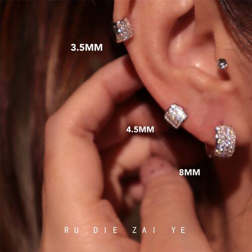 如蝶在野 超闪边缘耳骨圈轻奢满钻宽面小耳圈极小耳骨钉耳环耳扣