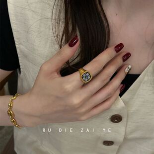 如蝶在野 vintage中古老钱风贝雕栀子花戒指轻奢高级感素圈开口戒