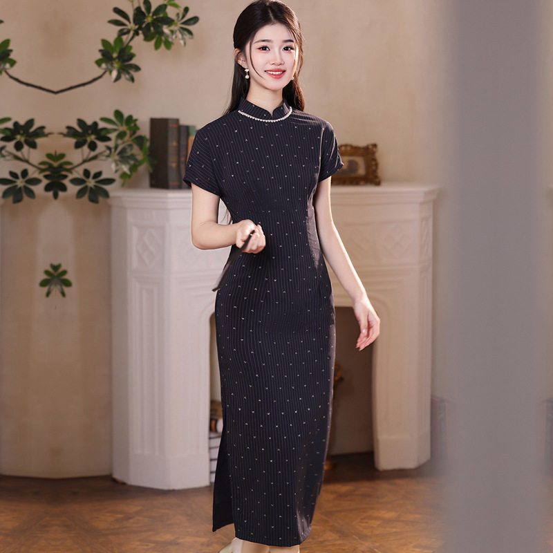 复古藏青细点短袖改良女旗袍立领珍珠领收腰显瘦新中式气质连衣裙