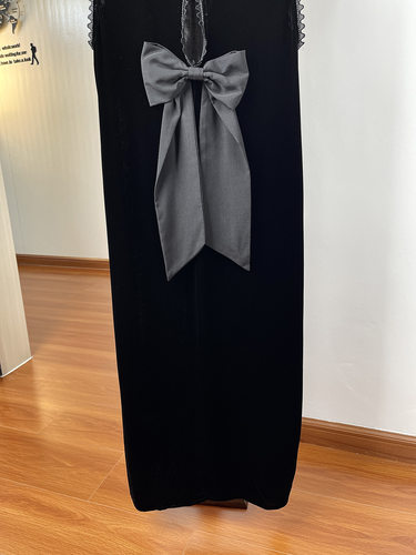 真丝丝绒长裙黑色显瘦后背镂空蝴蝶结蕾丝花边钉珠无袖背心连衣裙