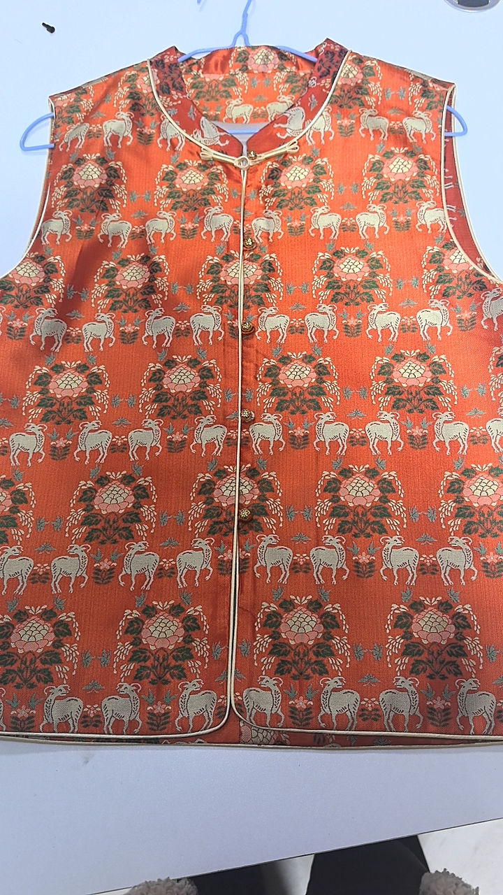 2025新款轻薄桑蚕丝宋锦马甲女短款休闲立领宽松冬季外套