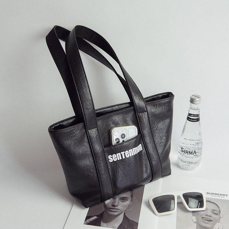 软皮单肩包包大容量通勤腋下背包