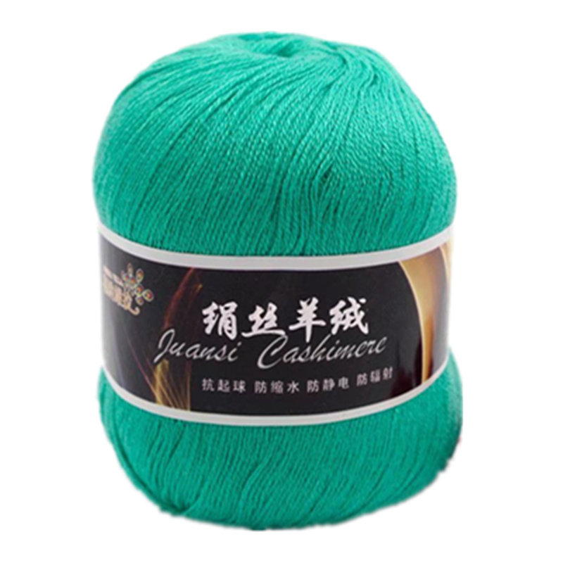 A BOX OF SILK SMALL SILK CASHMERE MOHAIR WIRING FINE HANDMADE BABY SWEATER HAND-KNITTED SCARF HAT YARN BALL
