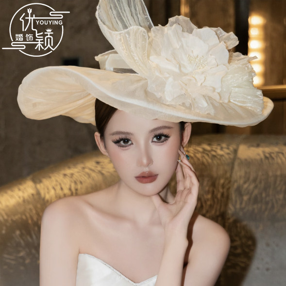 优颖法式云朵立体花朵白色缎面大檐礼帽女婚纱影楼旅拍发饰套装
