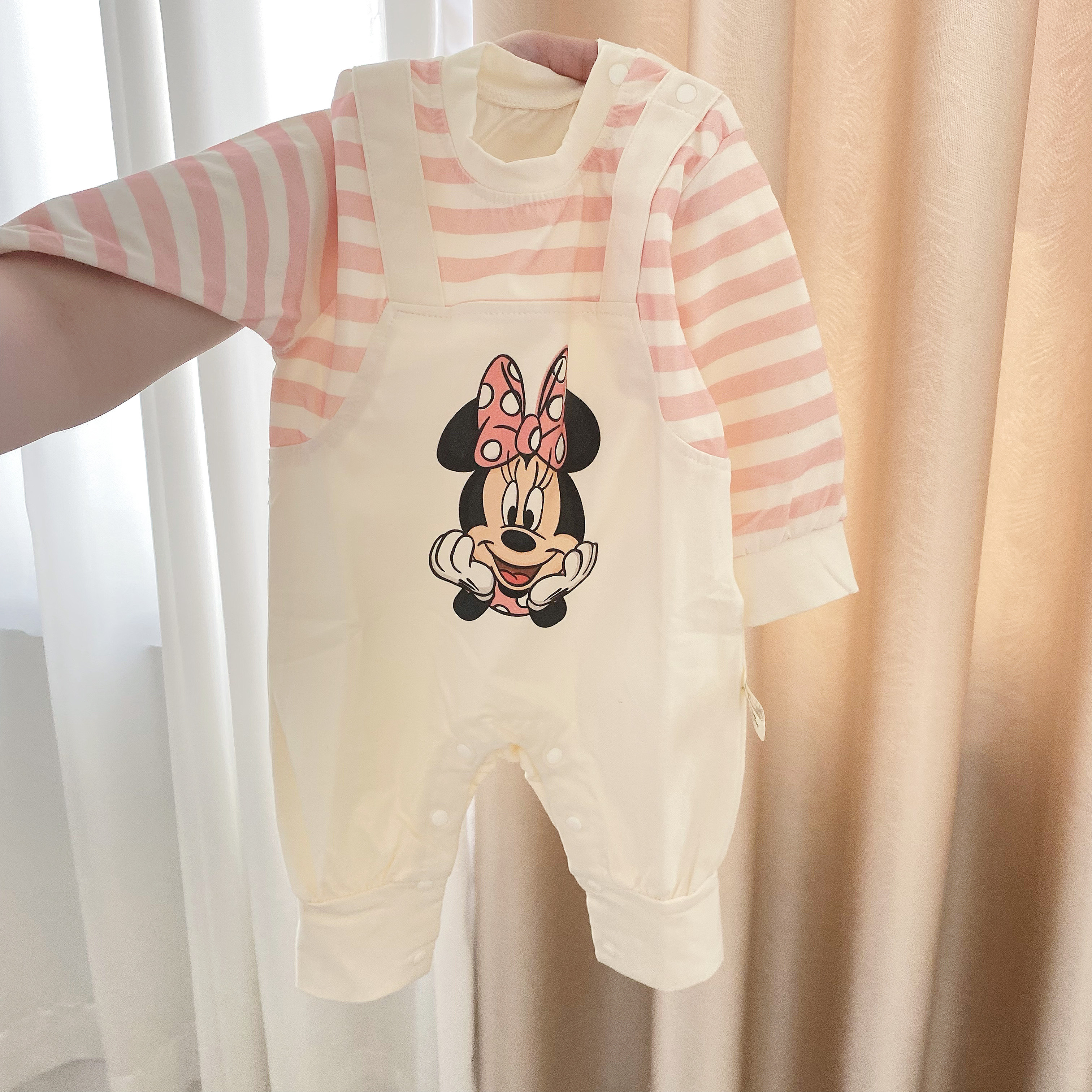 迪士尼联名婴幼儿超萌衣服春秋季套头连体衣百天宝宝可爱外出哈衣