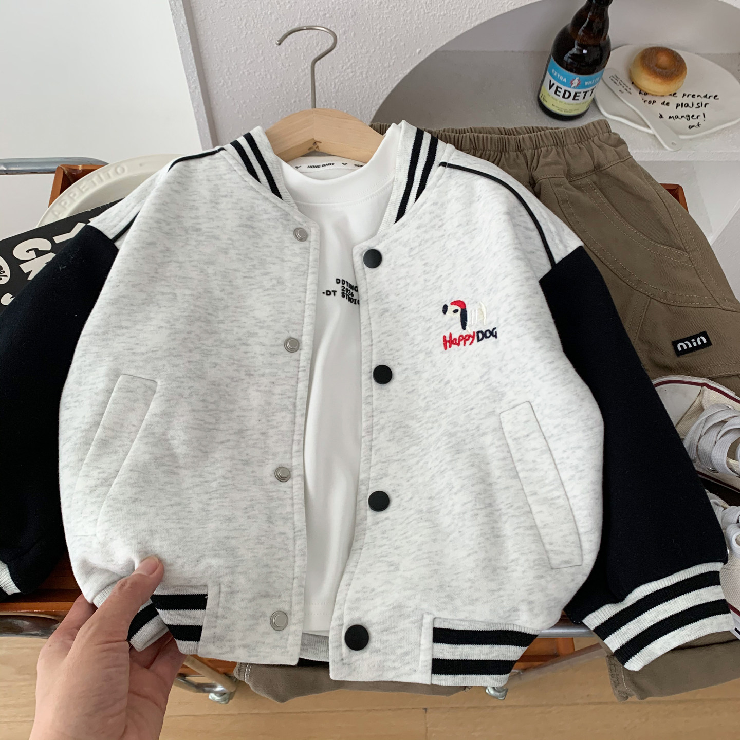 男童春秋拼色刺绣夹克宽松棒球服