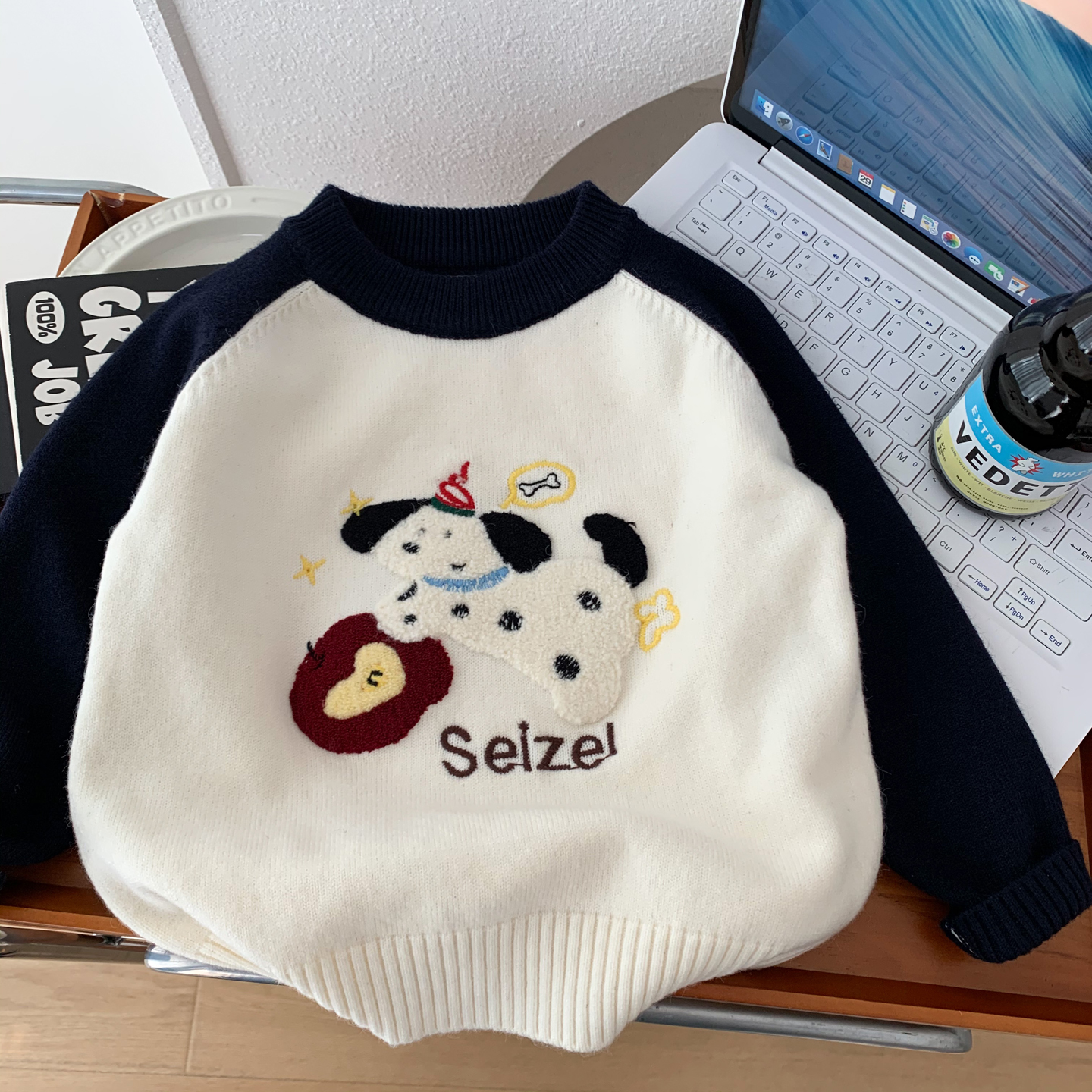 男童秋冬圆领插肩袖卡通针织毛衣