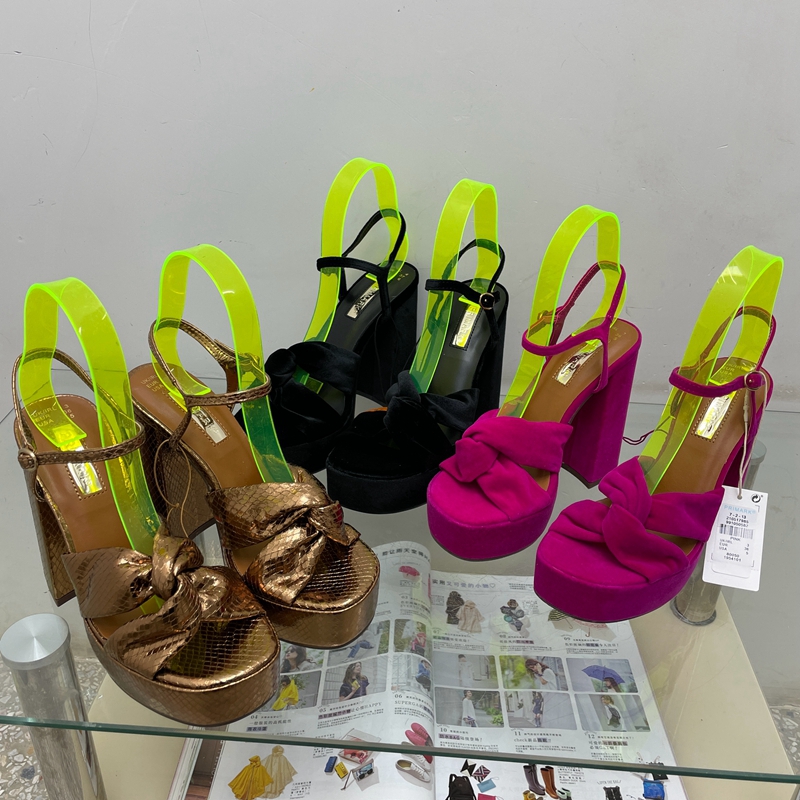 性感夜店舞台模特凉鞋粗高跟腕绑带防水台走秀单跟车模女PRIMARK