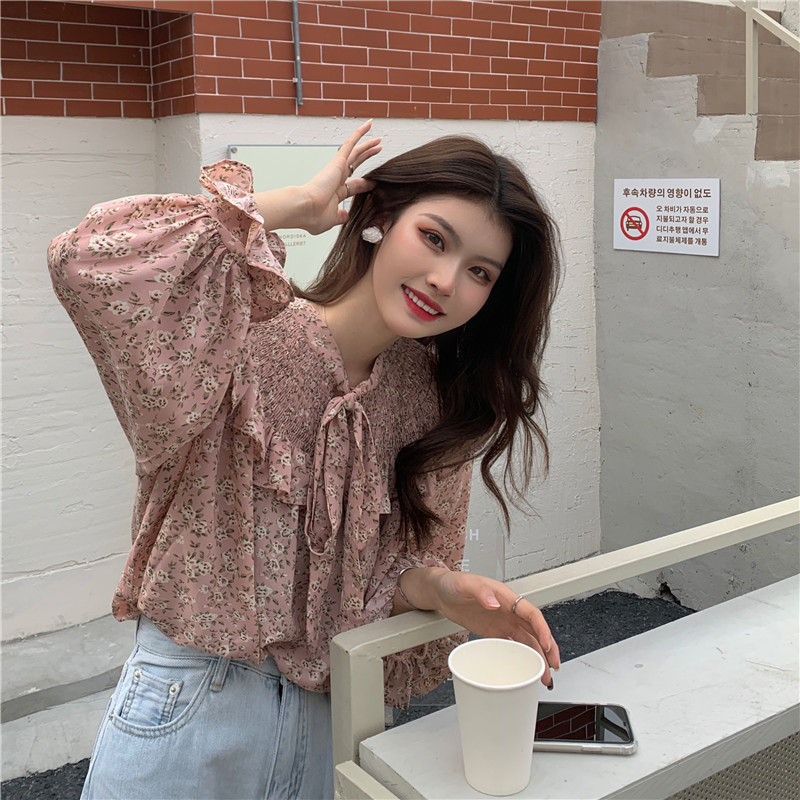 Real price sweet Lace Chiffon Top