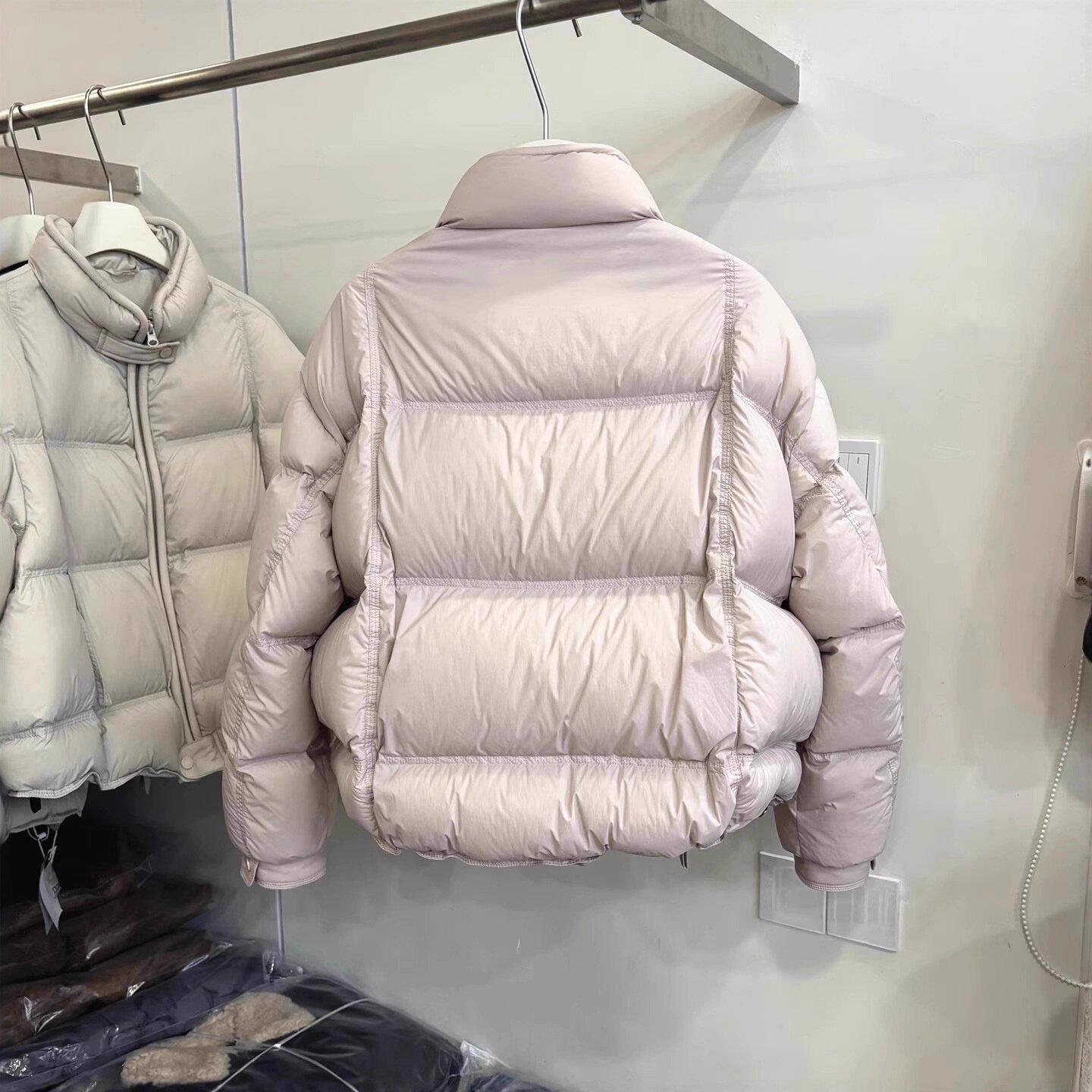 泡芙立领粉色羽绒服女欧洲站2025冬季时尚宽松加厚保暖白鸭绒外套