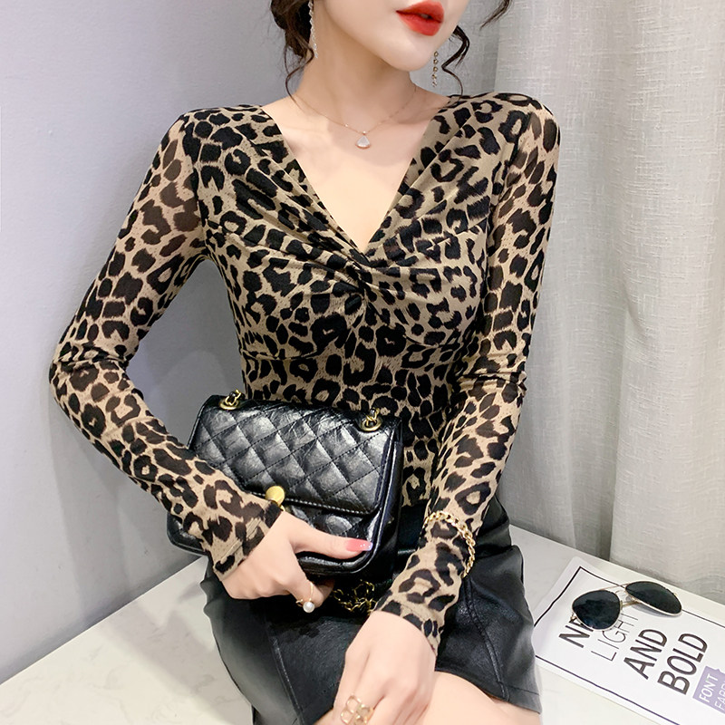 时尚豹纹网纱打底衫长袖性感上衣