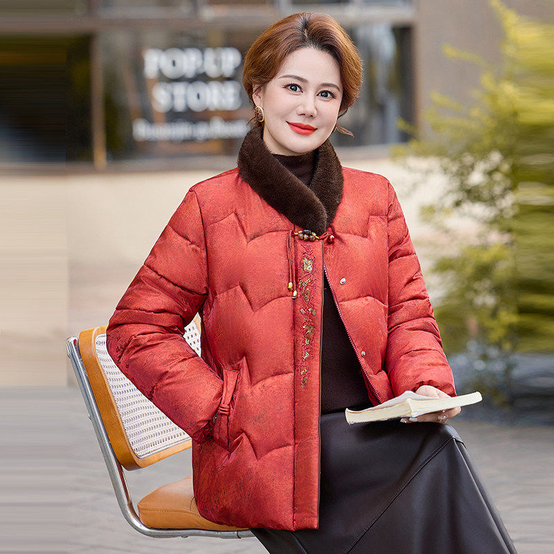 中年妈妈冬装红色毛领棉衣女冬季新款加厚保暖洋气减龄棉服外套潮