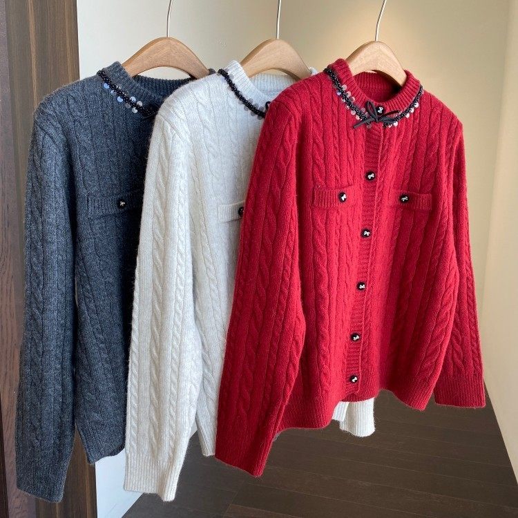 氛围感 时髦洋气慵懒显瘦红色圆领开衫毛衣短款外套女2026春新,女装/女士精品,毛衣,淘宝优惠券,粉丝福利购,淘宝优惠卷