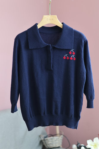 【LU】  ZHOU 迅同款   三颗樱桃羊绒上衣中袖休闲polo领
