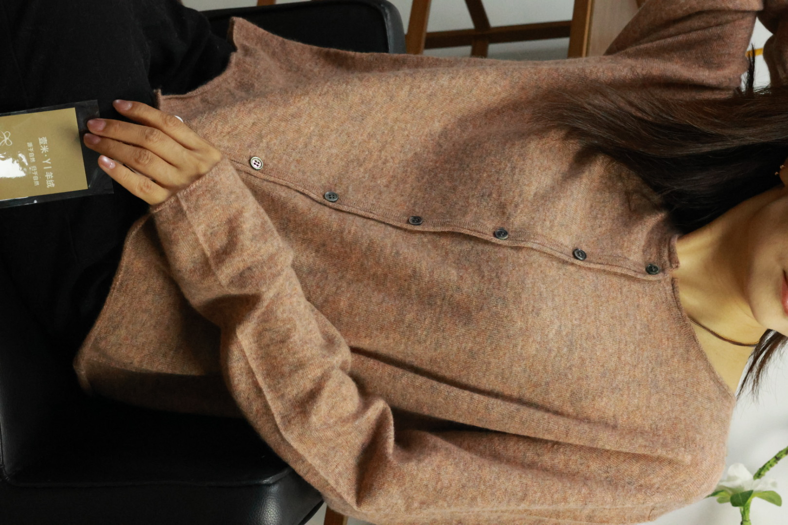 【LU】 25年康赛妮新白厂丝羊绒纱线   卷边领羊绒开衫/柔软/百搭