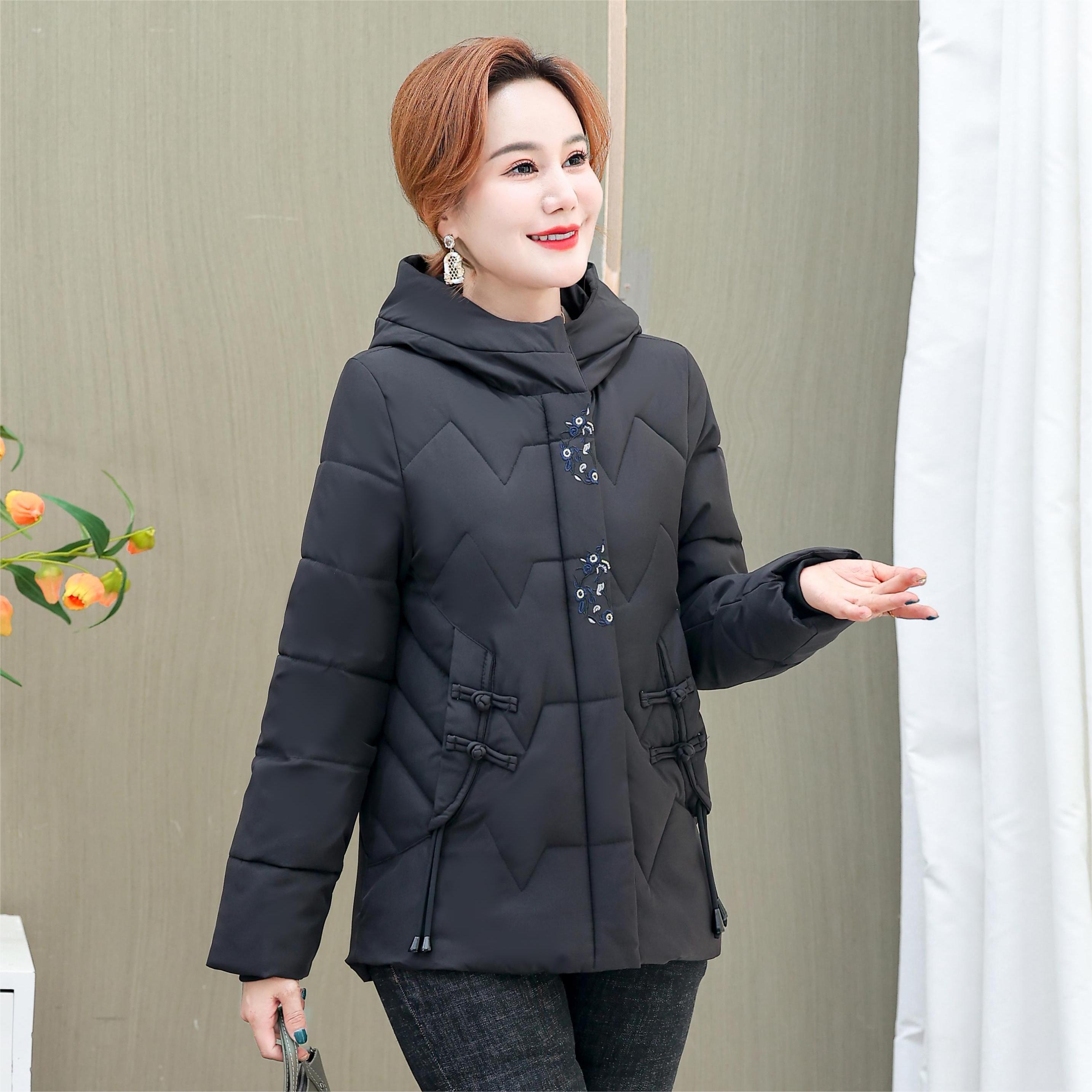 中老年冬装妈妈棉衣绣花外套棉袄加厚大码女士新款连帽羽绒棉服