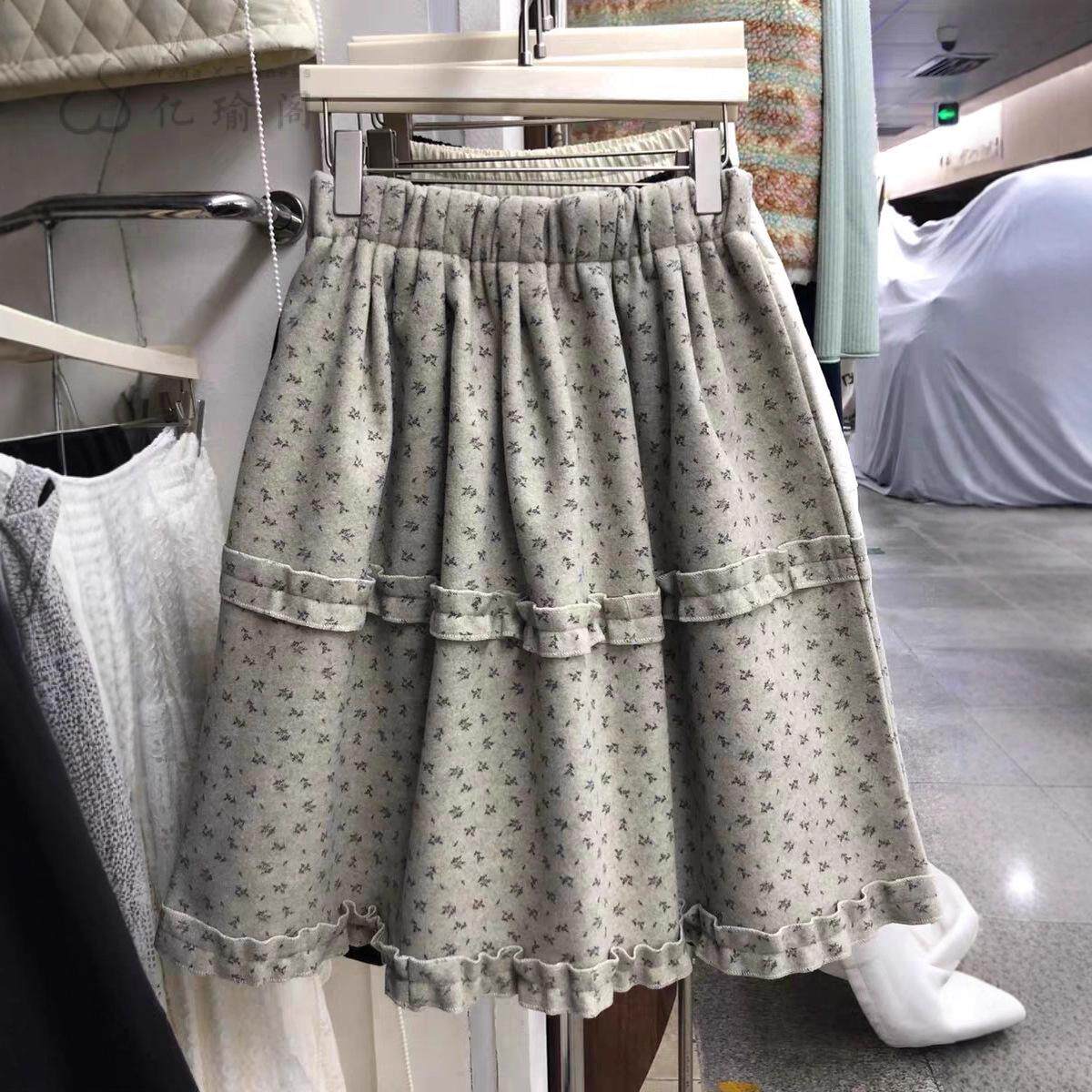 减龄碎花毛呢小众半身短裙女秋冬气质木耳边百搭中长款蛋糕A字裙