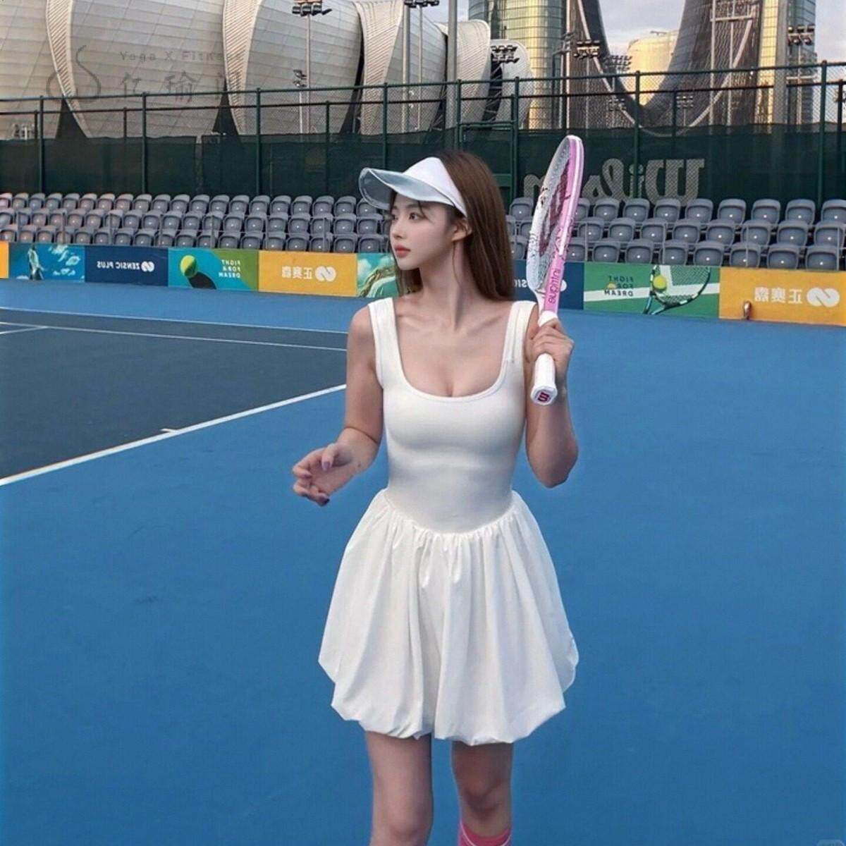 白色花苞裙女网球服夏季韩系小个子甜美修身显瘦U领背心连衣裙
