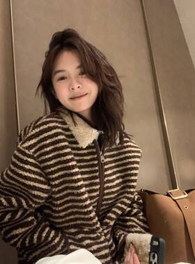 【孤品清仓】hers92734复古条纹拼皮仿羊羔毛短外套女