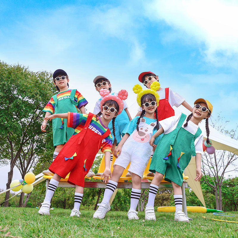 六一幼儿园表演服儿童可爱彩色背带裤合唱服装小学生啦啦队演出服