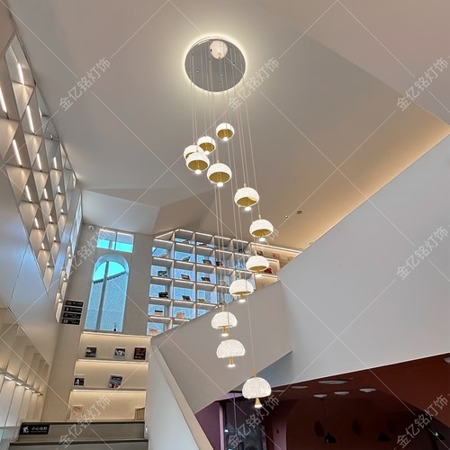 法式楼梯挑空吊灯+智能插拔头