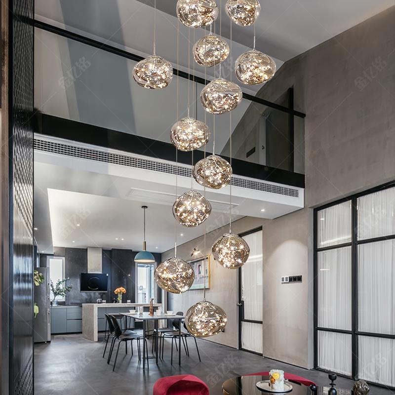 小复式楼loft挑空客厅长吊灯现代简约别墅自建房中空挑高旋转楼梯