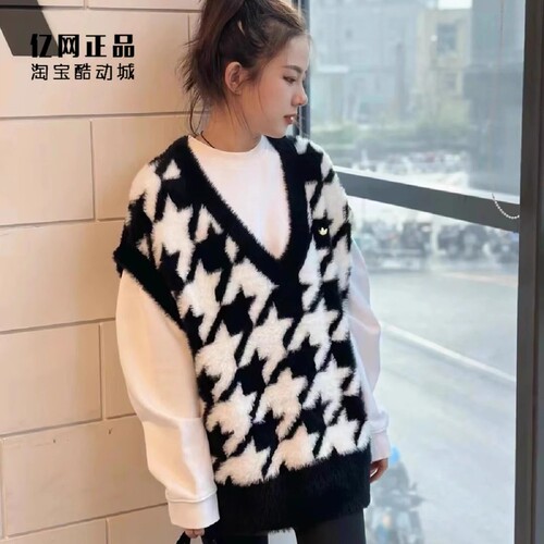阿迪达斯 三叶草 女款秋季运动休闲时尚百搭毛绒套头线衫 IB8613 - 封面