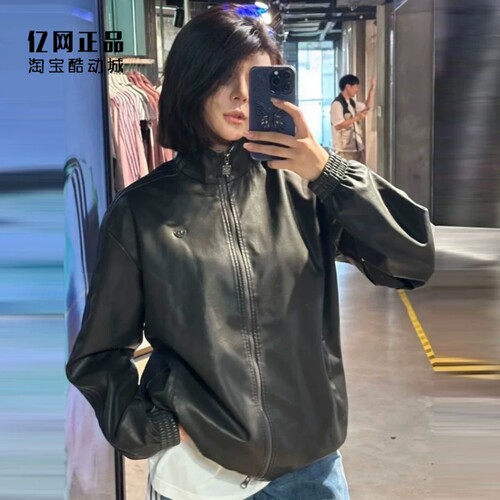 Adidas 三叶草 女款宽松复古时尚纹理感休闲仿皮夹克外套 JW7326