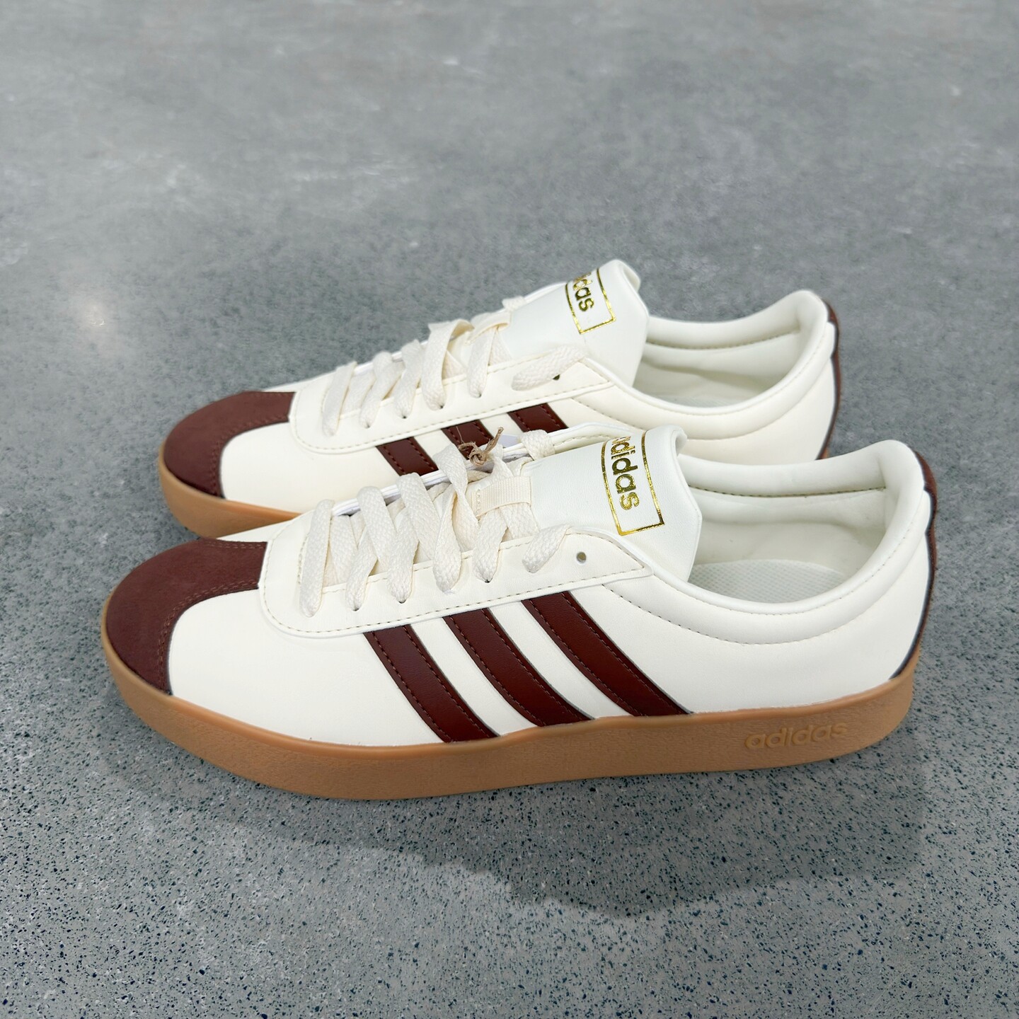 Adidas 阿迪达斯正品 男子经典款耐磨T头鞋低帮休闲板鞋 ID6016