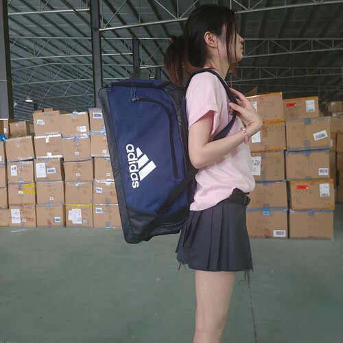 阿迪达斯男女运动训练健身队包