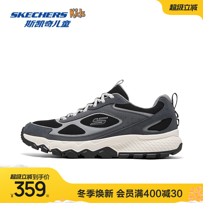 多材质拼接鞋面，质感丰富