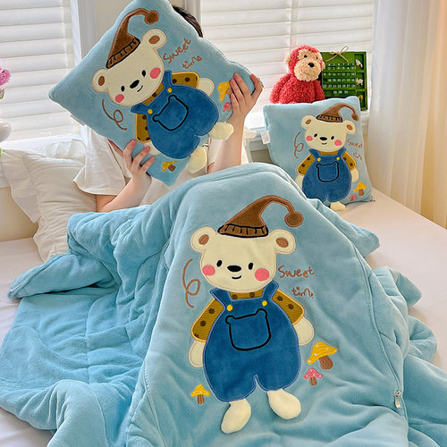 牛奶绒抱枕被子两用办公室午休枕头被二合一车内午睡毯子冬季加厚