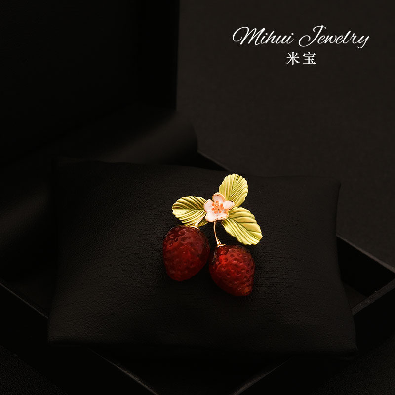 韩国可爱草莓胸针高档西装外套配饰衣服点缀饰品精致琉璃水果胸花,饰品/流行首饰/时尚饰品新,胸针,淘宝优惠券,粉丝福利购,淘宝优惠卷